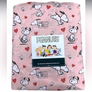 NWT PEANUTS SNOOPY QUEEN SHEET SET💕
